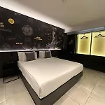 Hotell So Adults Only