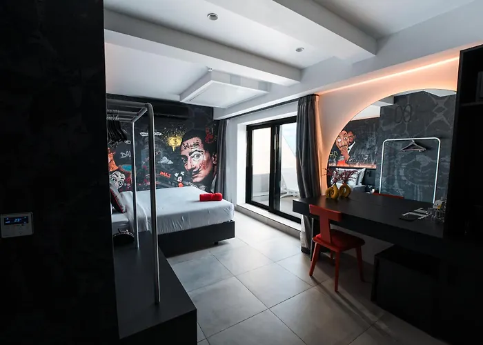 So Adults Only Hotel 3*