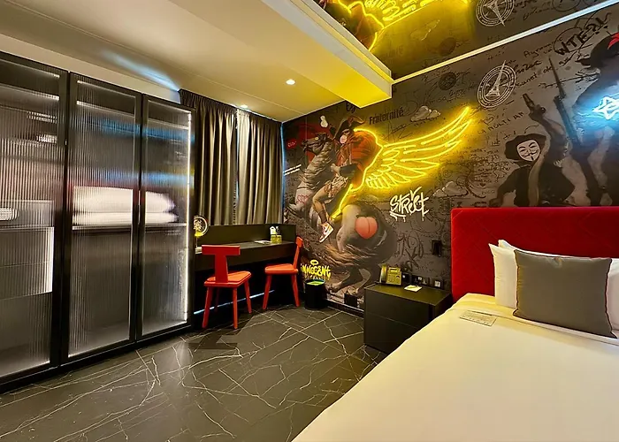 So Adults Only Hotel 3*