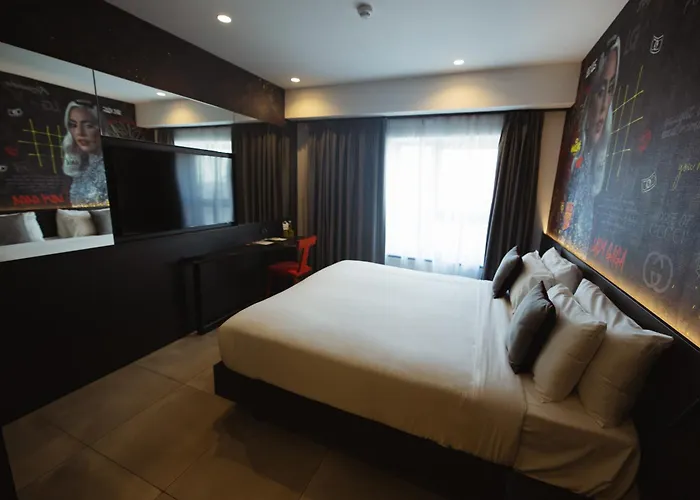 Hotel So Adults Only