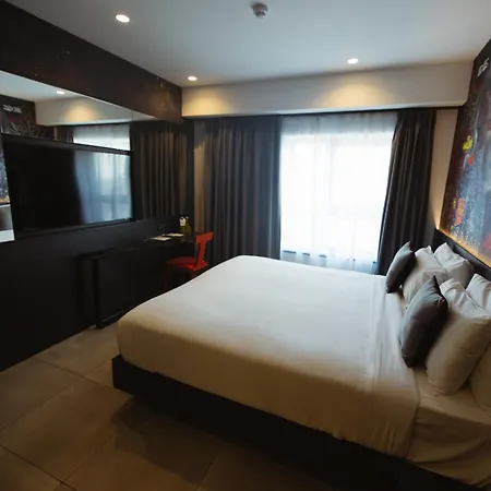 Otel So Adults Only