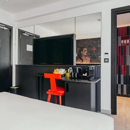 So Adults Only Hotel 3*