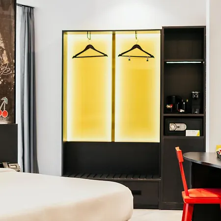 So Adults Only Hotel 3*