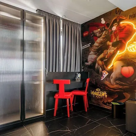 Otel So Adults Only 3*