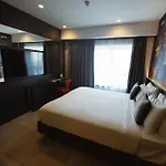 Otel So Adults Only